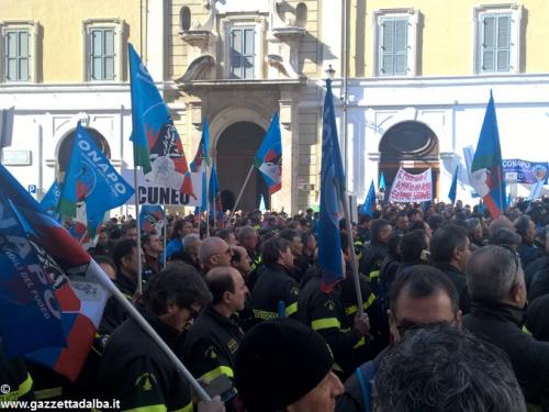 vigili-fuoco-conapo-manifestazione-roma-4